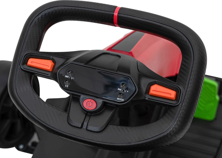 Muzyka, światła i zabawa na pokładzie