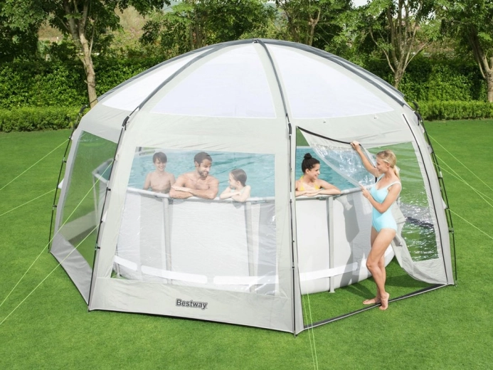 Przestronna kopuła do basenów i strefy wypoczynku