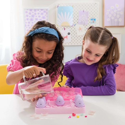 Zabawa z wodą i odkrywanie niespodzianek