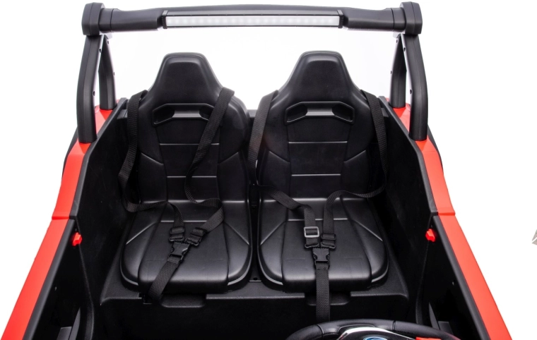Dwa siedzenia z pasami dla bezpiecznej jazdy we dwoje