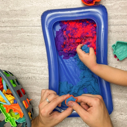 Czysta zabawa w domu dzięki nadmuchiwanej tacce