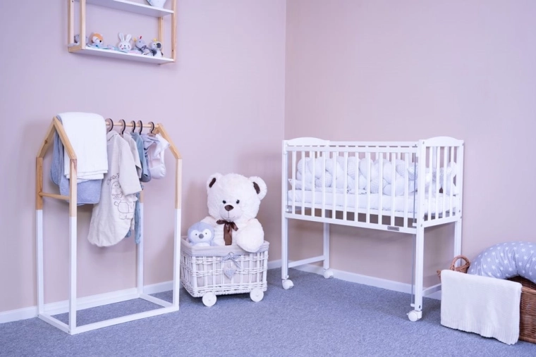 Dziecięce łóżeczko dostawne New Baby Mateo 90 × 40 cm białe