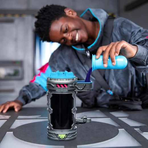 Interaktywna kapsuła laboratoryjna i odsłonięcie bestii