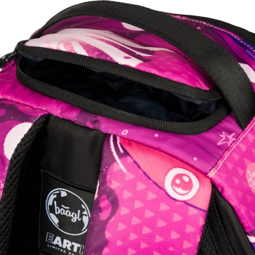 Kieszeń na laptop 15" i sprytna organizacja