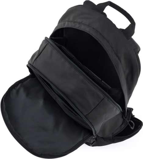 Trzykomorowa organizacja i kieszeń na laptop