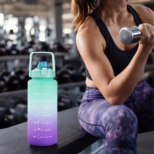 Szeroki wlew i solidny uchwyt