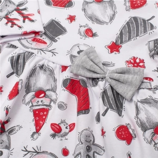 Świąteczny wygląd z uroczą kokardką