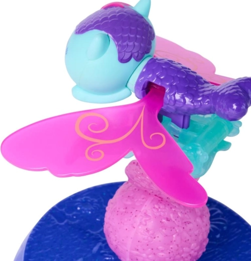 Trzepoczące skrzydełka na palcu i na stojaku