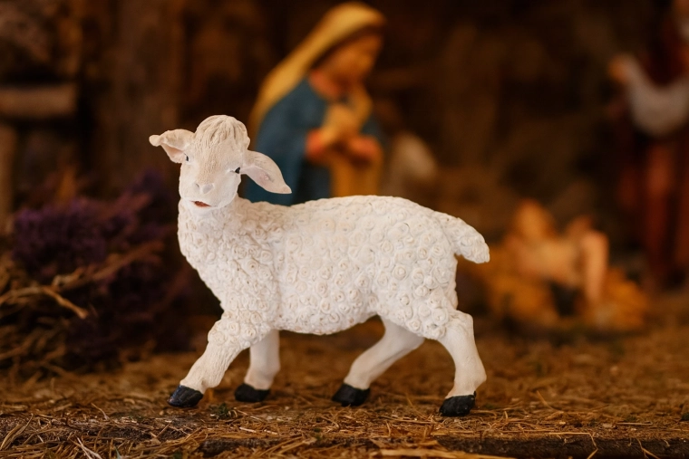 Figurka owcy z polyresinu 25 cm