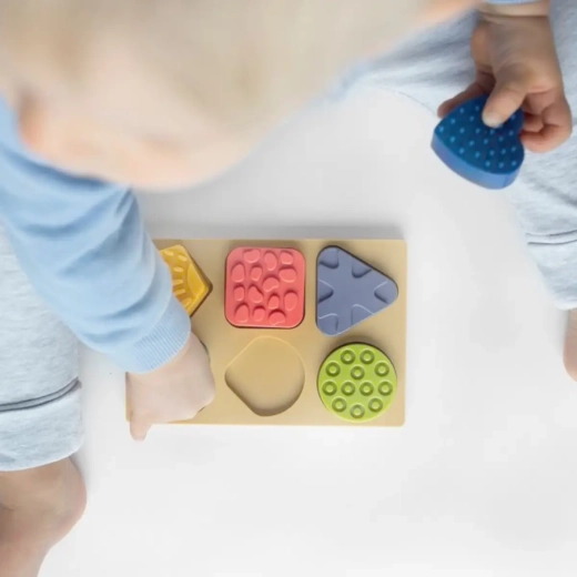 Nauka kształtów w formie zabawy