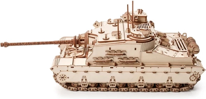 Realistyczny model czołgu Tortoise