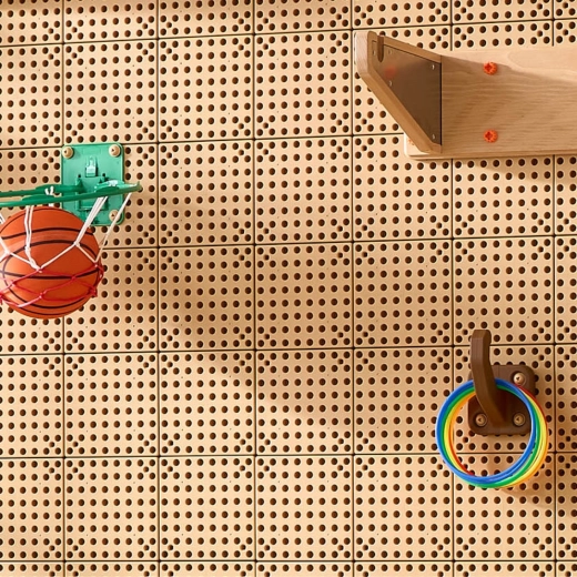 Modułowa ściana do zabawy z akcesoriami