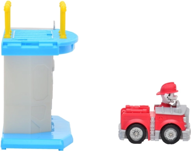 Wóz strażacki Marshalla gotowy do akcji