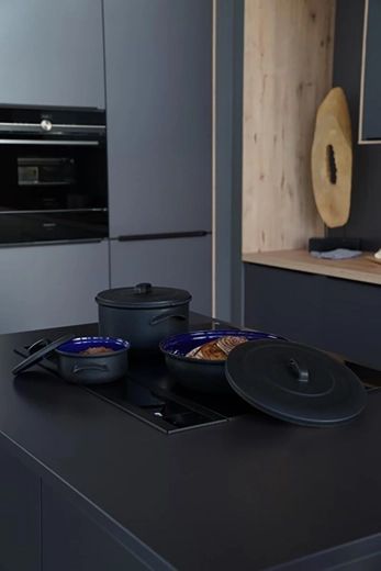 Uniwersalny do wszystkich typów kuchenek