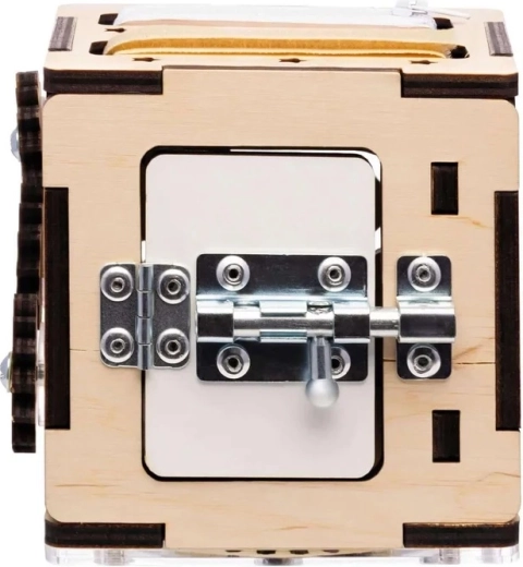 Drzwiczki z zasuwką i zawiasami