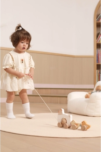 Kołyszące się kurczaczki, które motywują do chodzenia