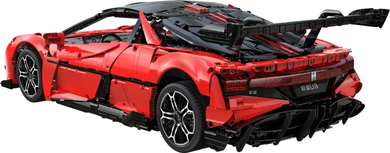 Realistyczny supersamochód w skali 1:8