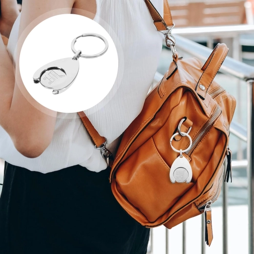 Łatwe przypięcie do kluczy i plecaka