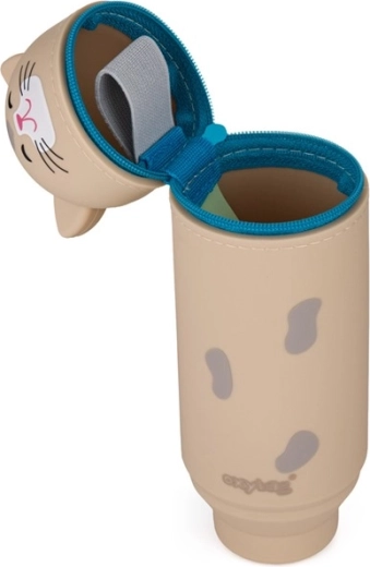 Praktyczne wnętrze i bezpieczny zamek