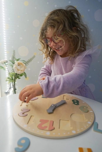 Cyfry jako elementy puzzli