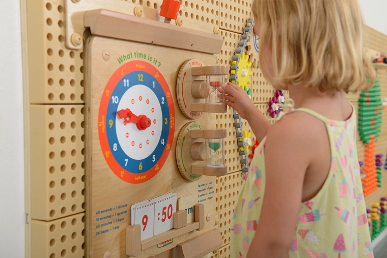 Montaż na ścianie oraz kompatybilność z Masterkidz Flex