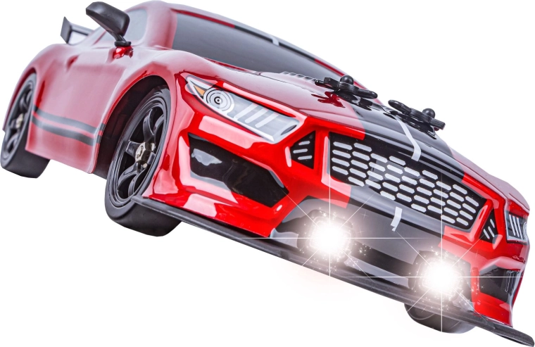 Światła LED i sportowa karoseria w stylu Mustang