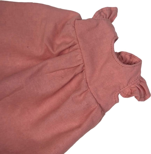 Letni outfit w pudrowym różu