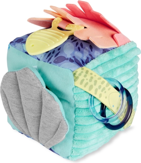 Różnorodne faktury i szeleszczące elementy