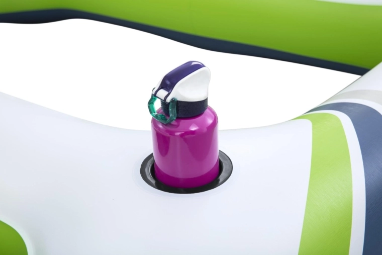 Praktyczne uchwyty na napoje i rączki