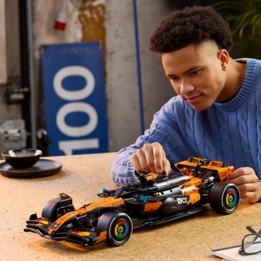 Funkcje techniczne dla fanów motorsportu