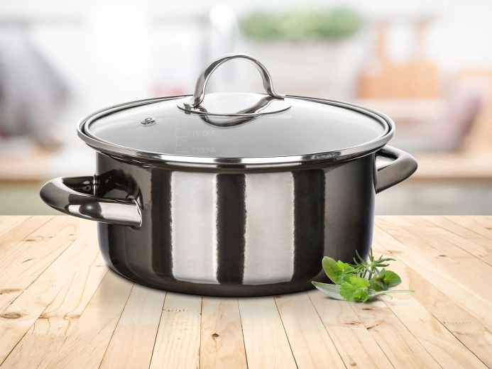 Trwała emaliowana powłoka w kolorze Metallic Black