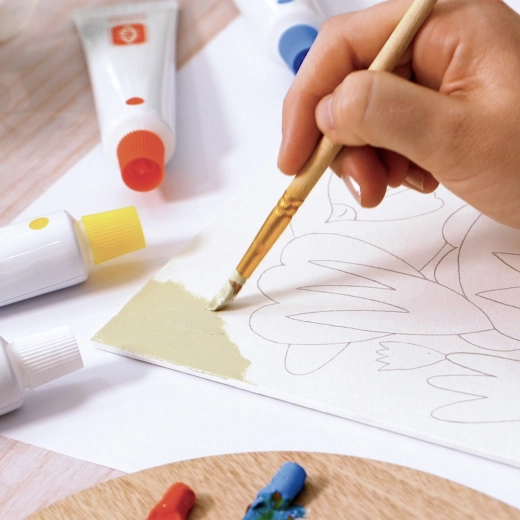 Precyzyjne pociągnięcia i nasycone kolory