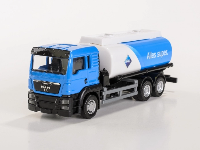 Model lawety 1:64 RMZ City