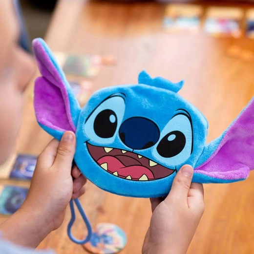 Pluszowy woreczek i wędrujący żeton Stitch w opakowaniu