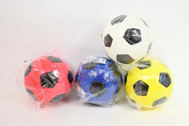 Miękka piłka 15 cm (4 warianty kolorystyczne)