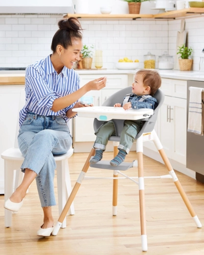 Łatwe czyszczenie i wyjmowana taca do zmywarki