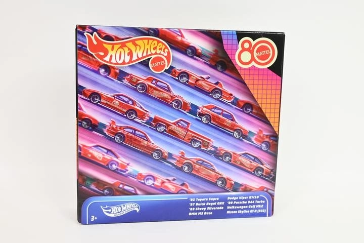 Hot Wheels Silver Series kolekcjonerski zestaw 8 aut z lat 80. i 90.