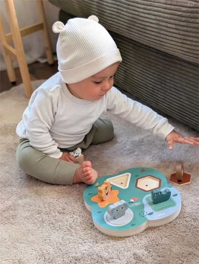 Rozwija małą motorykę i koordynację