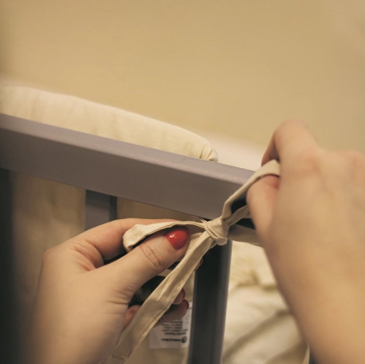 Łatwe i pewne mocowanie na tasiemki