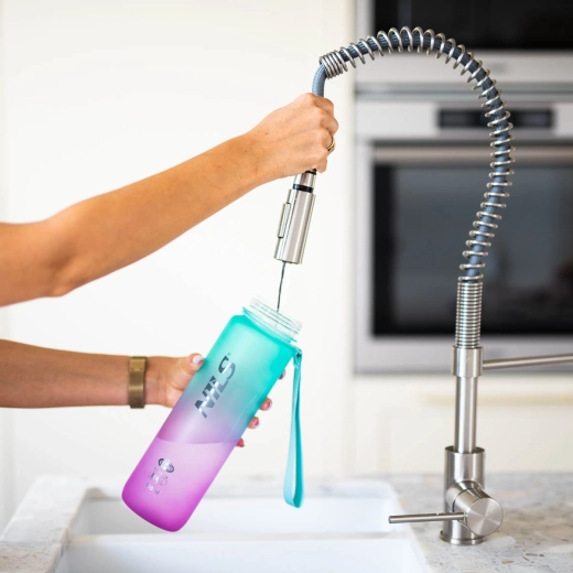 Wygodne napełnianie i kontrola spożycia płynów