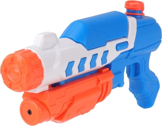 Silny strumień wody o zasięgu do 6 metrów