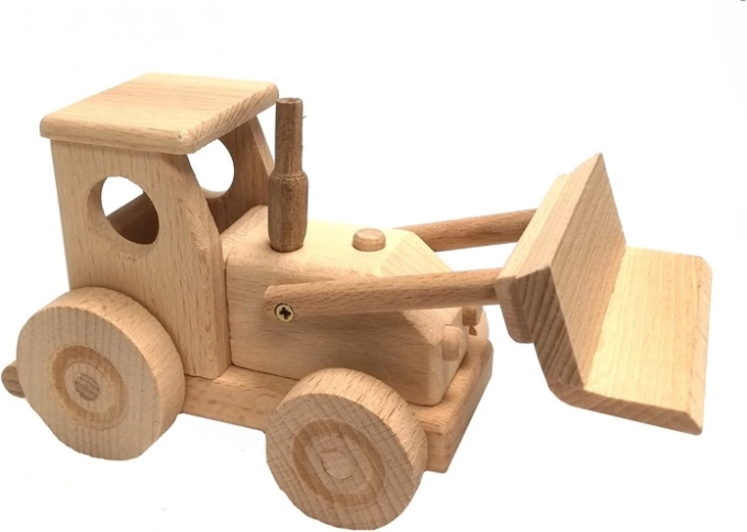 Drewniany traktor z lemieszem