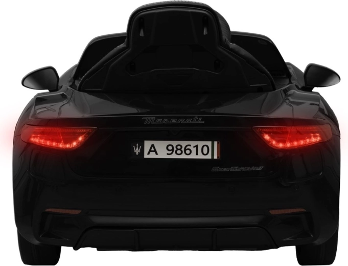 Licencjonowany design MASERATI z realistycznymi detalami