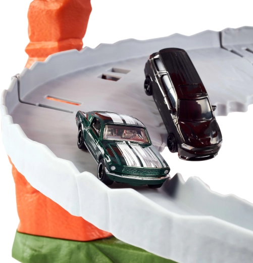 W zestawie 2 metalowe autka Matchbox w skali 1:64
