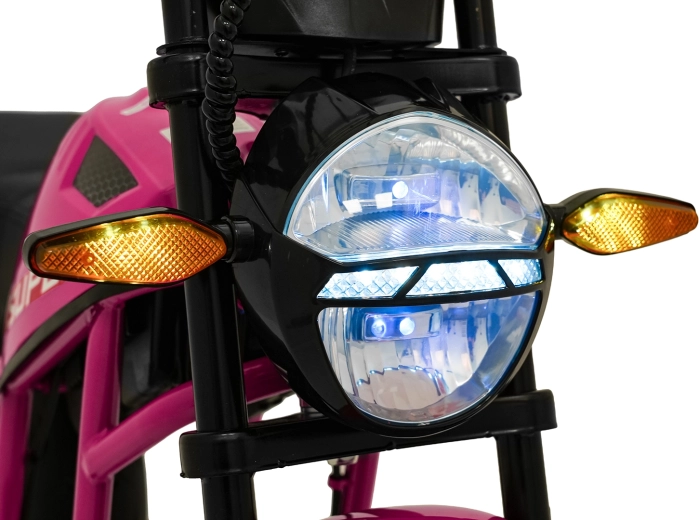 Oświetlenie LED i podświetlany kokpit