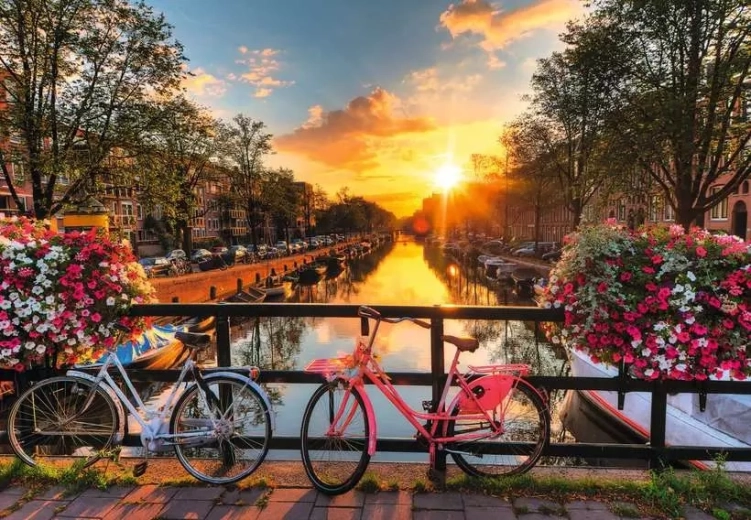 Puzzle Ravensburger „Zachód słońca w Amsterdamie” XL 200 elementów