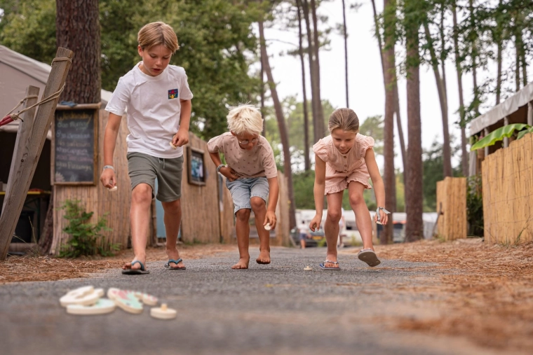 Gra do wnętrz i na zewnątrz