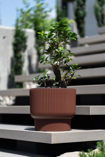 Lekka i wytrzymała z tworzywa do wnętrz i na zewnątrz