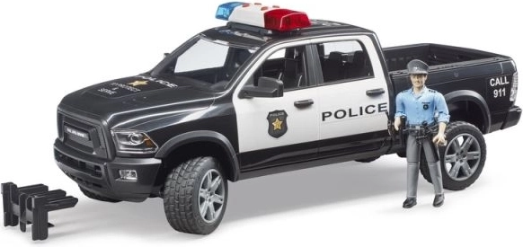 Policyjny samochód terenowy RAM Bruder z policjantem