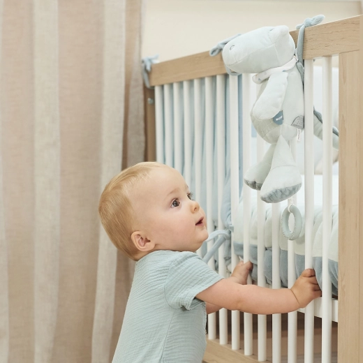 Bezpieczne zamocowanie w kąciku dziecięcym